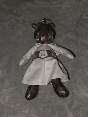 Harveys princess leia bear keychain